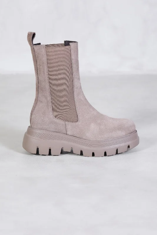 Warm boots for extreme cold -SUSAN TAUPE