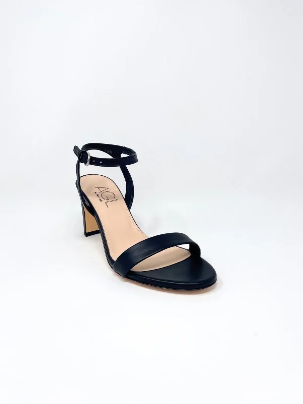 sandals with durable straps -Bernadette in Nero