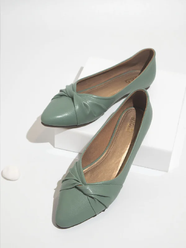 versatile blue flats-Women Pista Solid Flats Ballerinas