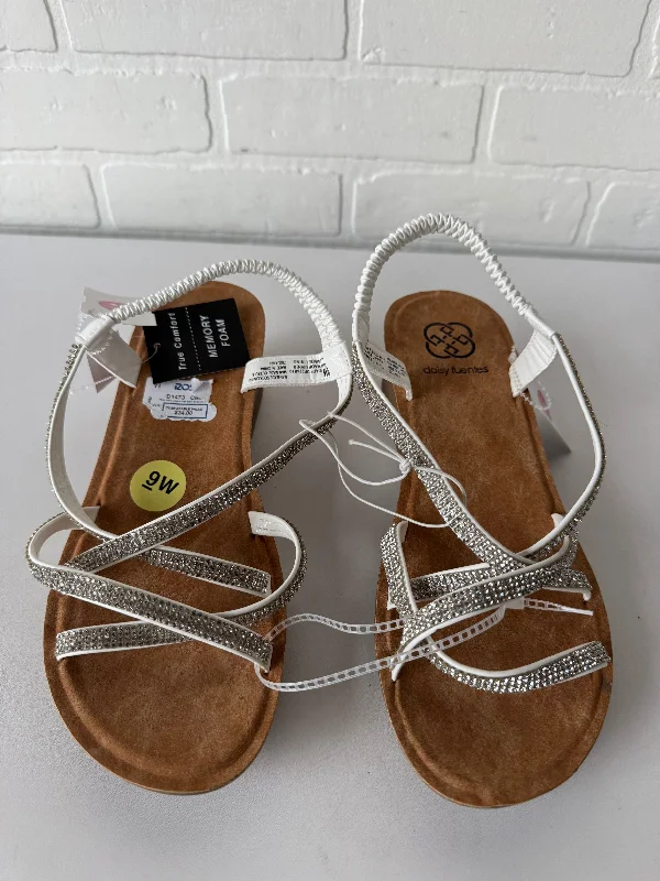 eco-friendly sandals made from recycled materials -Sandals Heels Wedge By Daisy Fuentes In Silver & White, Size: 9