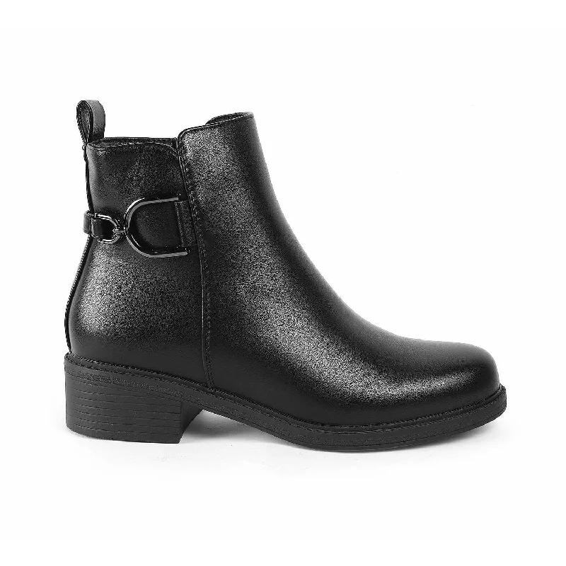 Comfortable boots for urban winter conditions -Tresmode Zurich Black Women's Ankle-length Boots