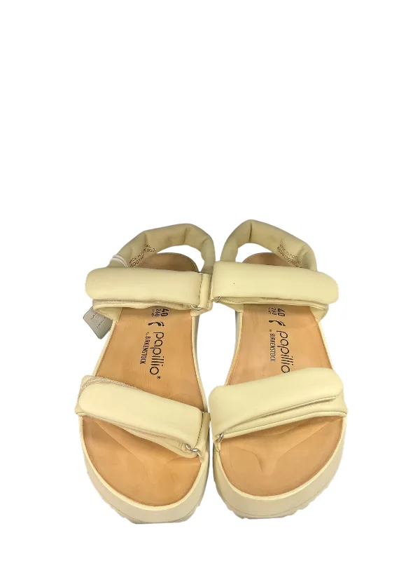 sandals with anti-slip uppers -Sandals Heels Platform By Birkenstock In Cream, Size: 9.5