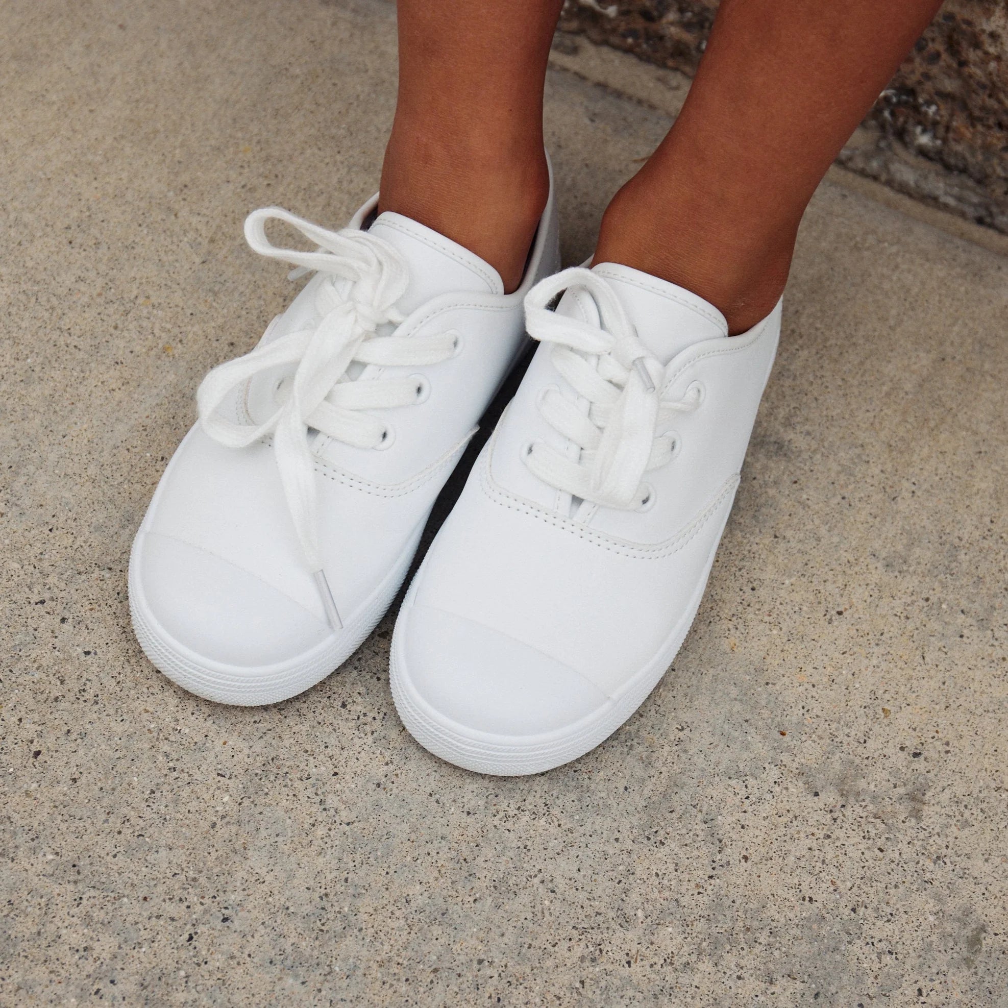 Hadley White Sneakers