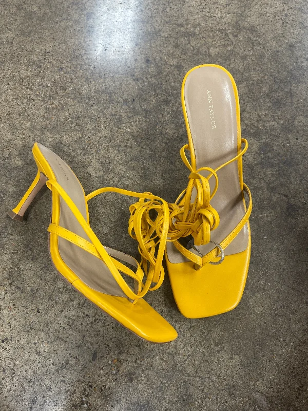 women’s sandals with low heels -Sandals Heels Kitten By Ann Taylor In Yellow, Size: 9