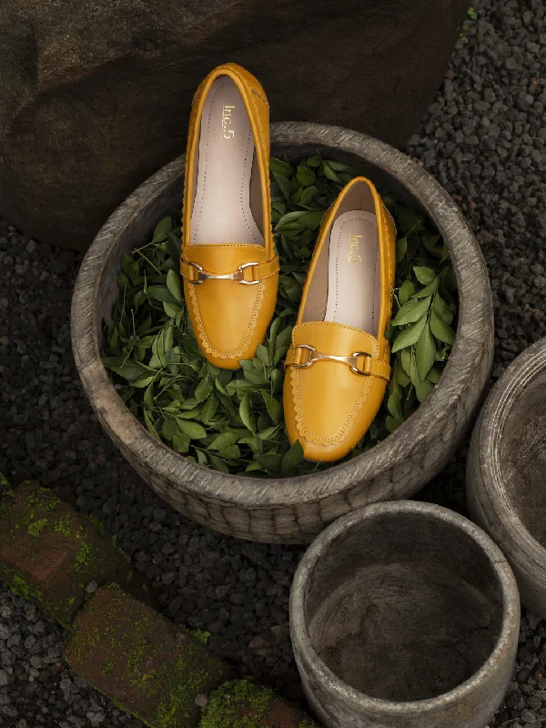 elegant beige flats-Women Mustard Solid Buckles Flats Ballerinas